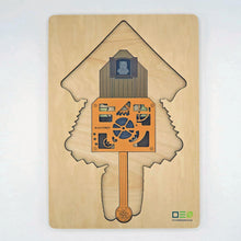 Laden Sie das Bild in den Galerie-Viewer, Blick-Durch-Puzzle: Schwarzwälder Kuckucksuhr zweite Puzzleebene Kuckuck und Zahnräder
